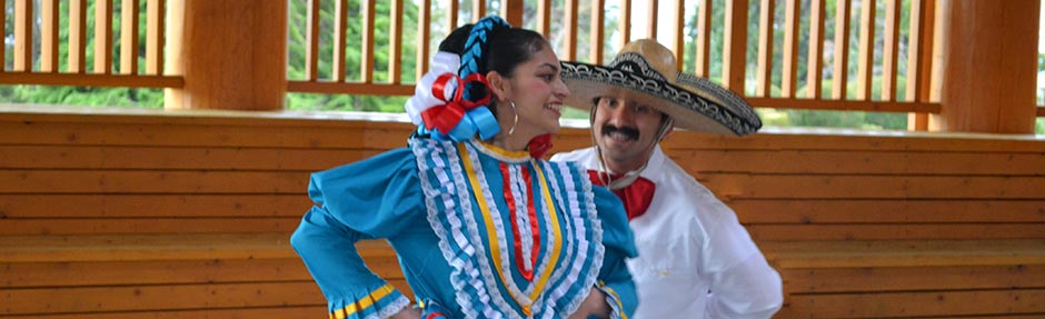 Lorena and Alfredo from Viva Mexico Dance Group performing during International Education week at Na’tsa’maht.